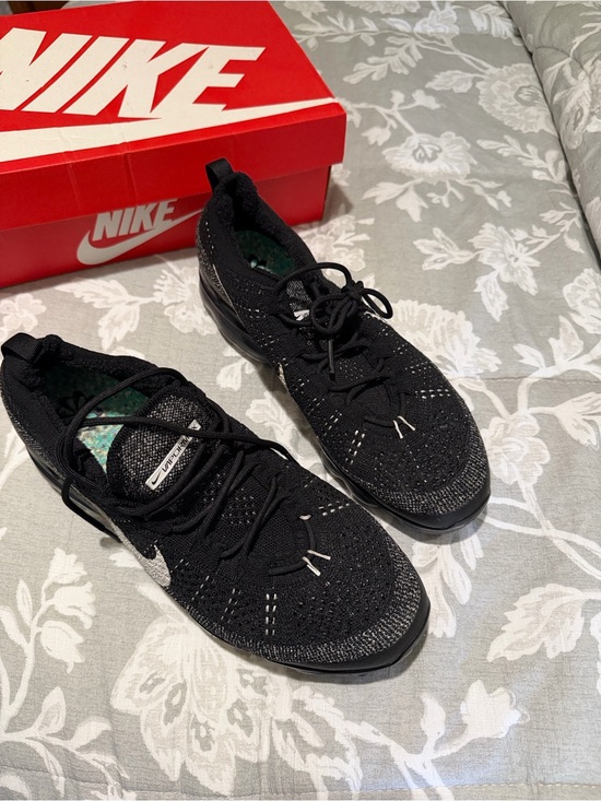 Nike Other - Nike Men’s Black Knit Lace-Up Sneakers with Mint Floral Insole